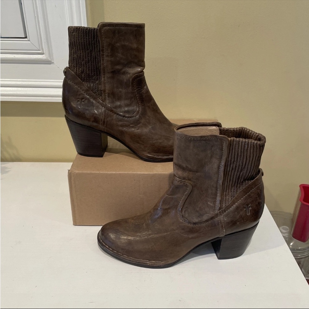 Frye Lucinda Scrunch Short Boots Women’s 7M Brown Leather Pull-On Stacked Heel